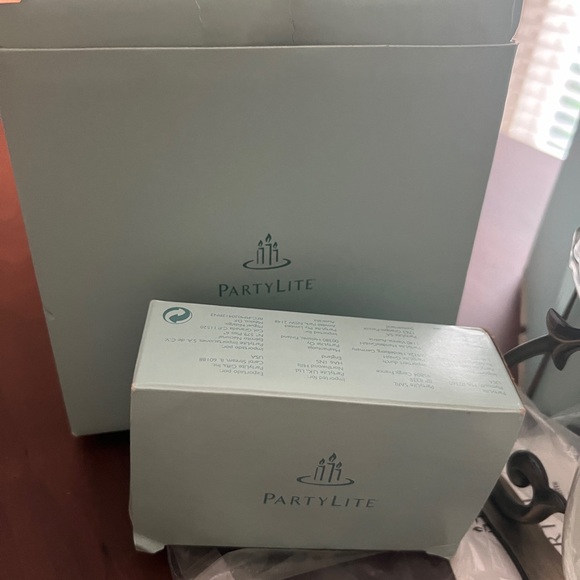 PartyLite Soliloquy Glass Candle Holder and Base in original boxes - Picture 3 of 6